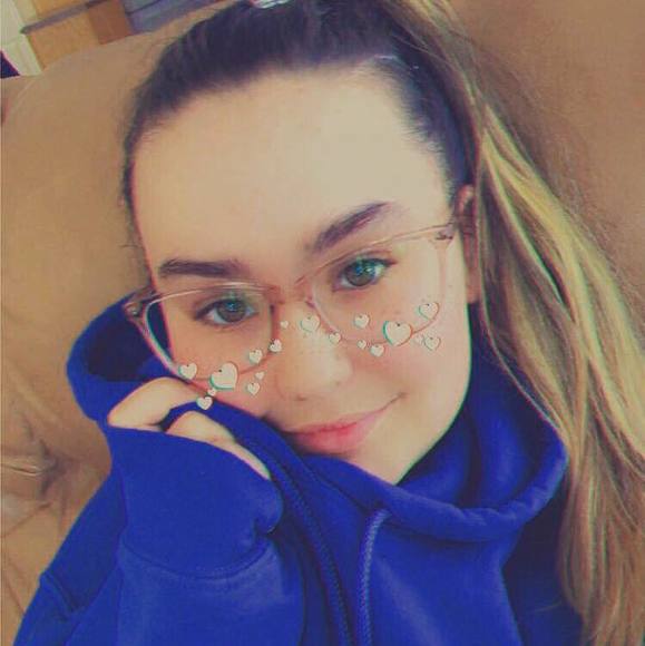 zoelevesque412
